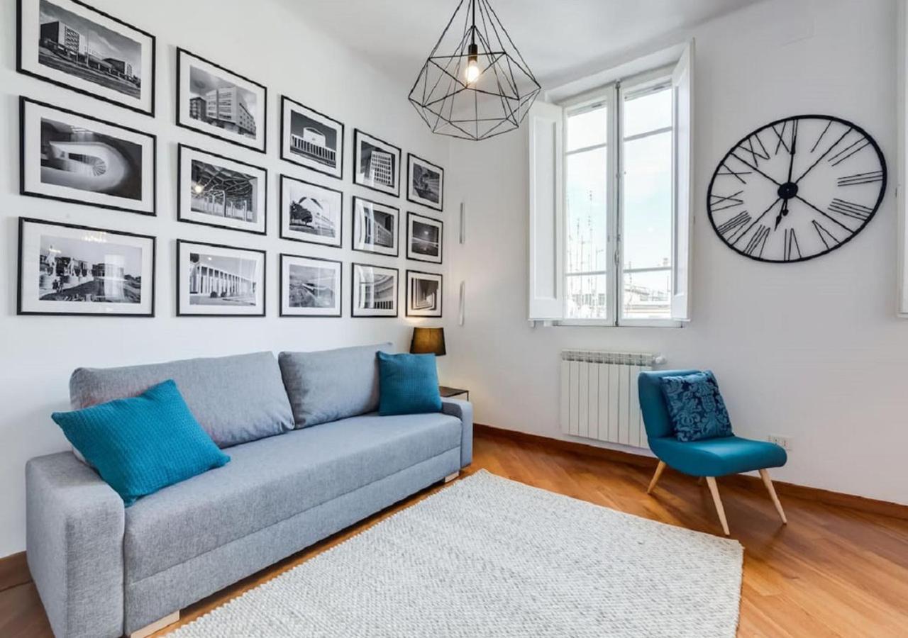 Modern, Stylish Flat Near Piazza Della Repubblica Hébergement de vacances *