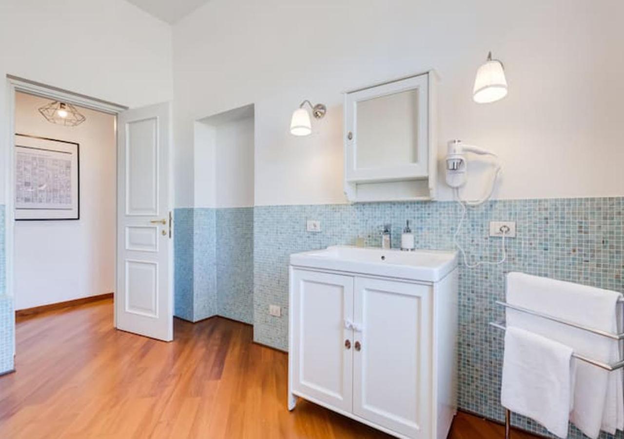 Modern, Stylish Flat Near Piazza Della Repubblica Hébergement de vacances *