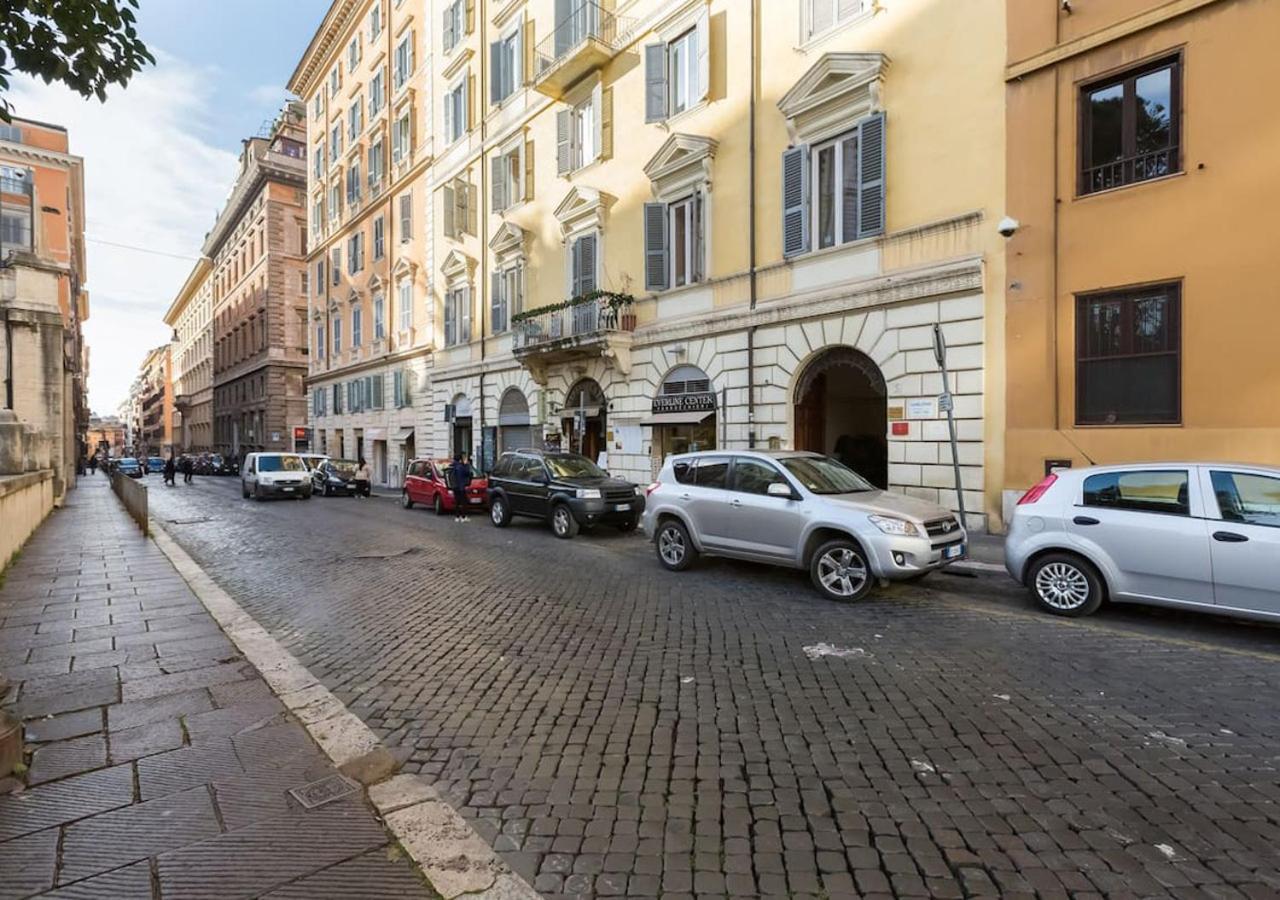 Modern, Stylish Flat Near Piazza Della Repubblica Hébergement de vacances *